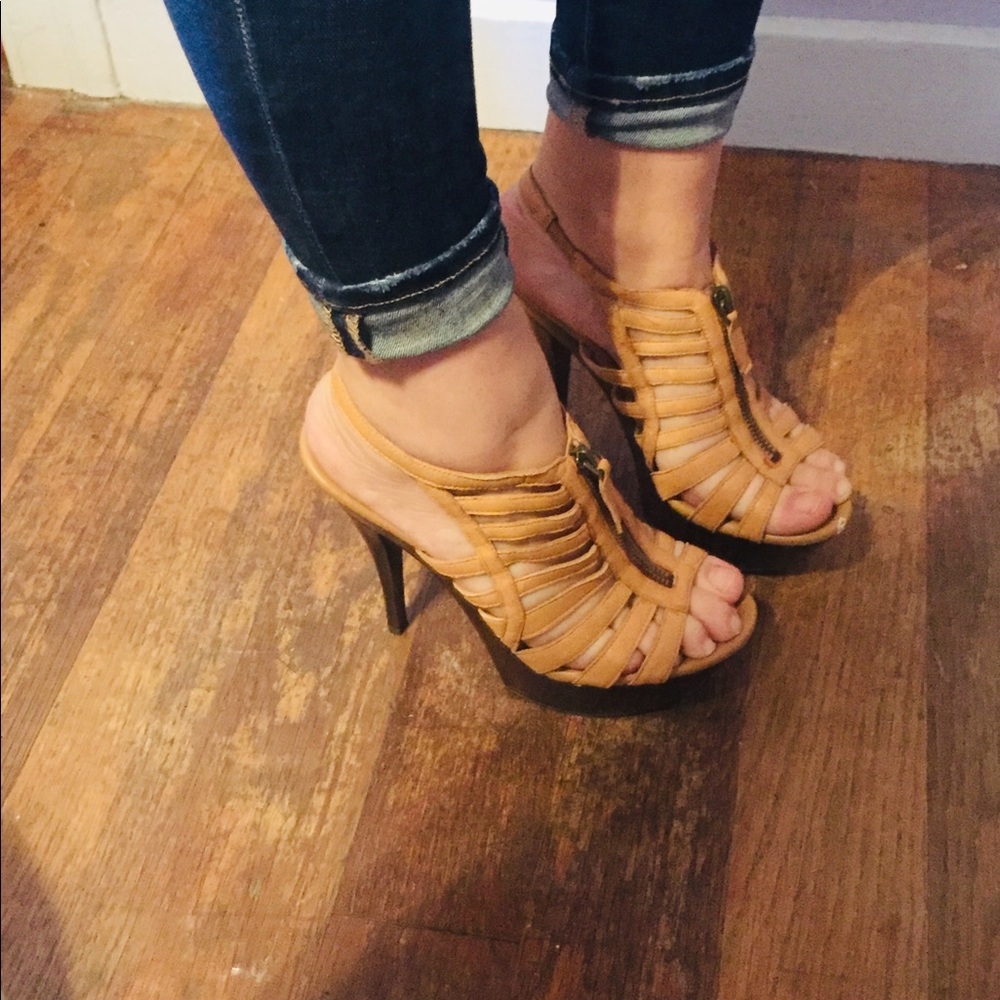 Jessica Simpson heels